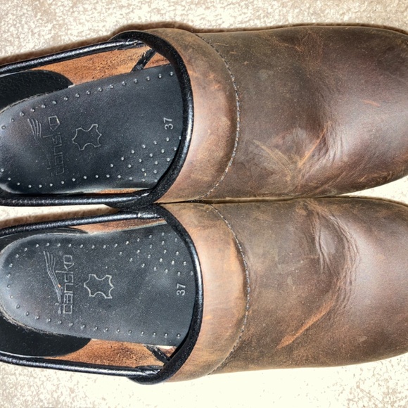 Clogs - Picture 3 of 3